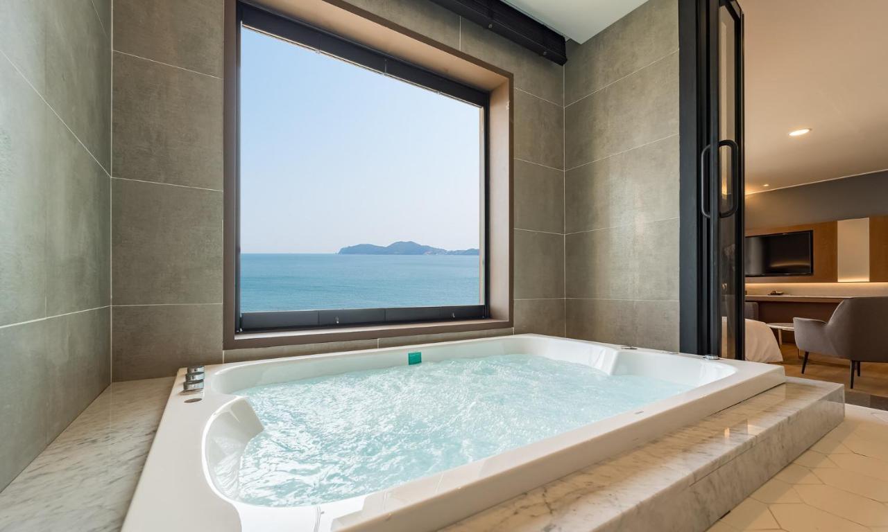 Stubborn Hotel Geoje Exterior photo